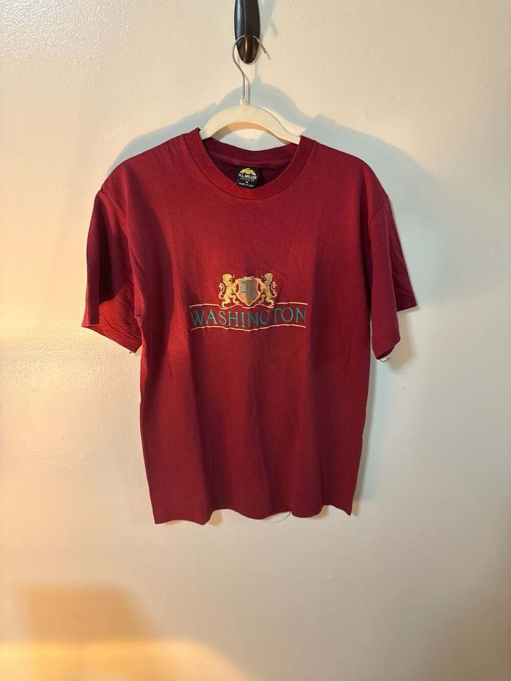 Vintage 90s Washington D.C. Embroidered Crest T-Shirt Single Stitch Red